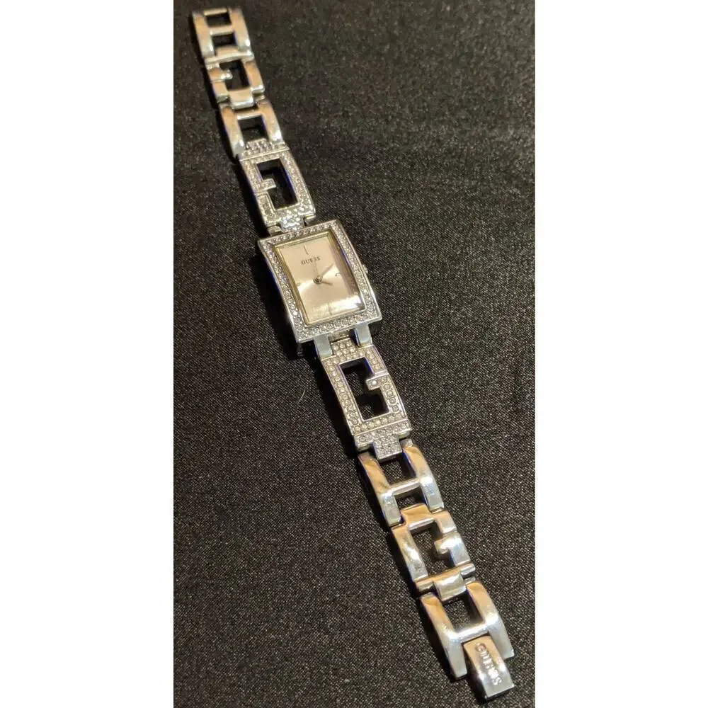 Guess Women's Quartz Watch Silver Dial Crystals Stainless Steel Bracelet G85458L